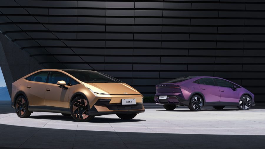 Hyundai запустила продажи электрического седана Ioniq V в Китае