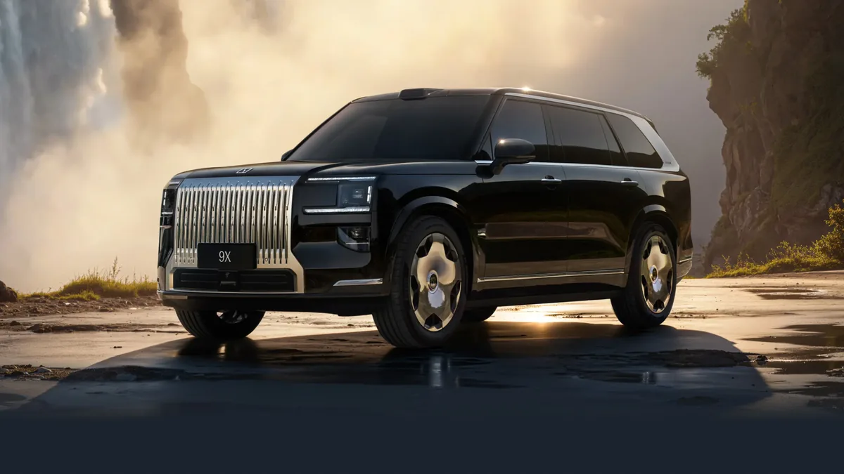 Обзор кроссовера Zeekr 9X: гибридный SUV на 900 В с разгоном до 100 км/ч за 3,1 с